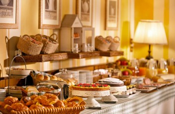 hotel brescia hotel ambasciatori buffet breakfast
