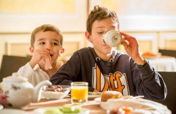 hotel brescia hotel ambasciatori family room camere famigliari breakfast